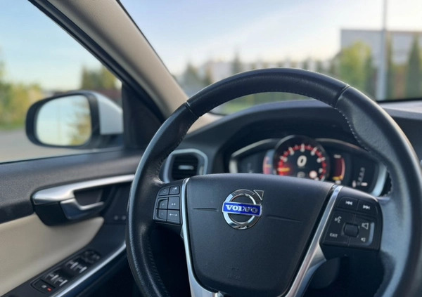 Volvo S60 cena 62000 przebieg: 177235, rok produkcji 2017 z Syców małe 407